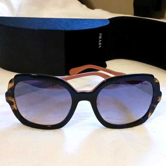 COPY - PRADA Sunglasses - Picture 1 of 10